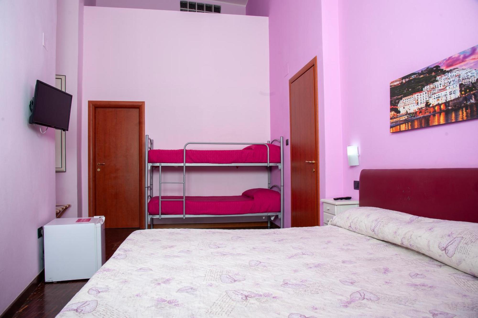 Palazzo Carafa Della Spina Room And Apartment Neapol Exteriér fotografie