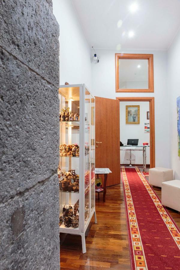 Palazzo Carafa Della Spina Room And Apartment Neapol Exteriér fotografie