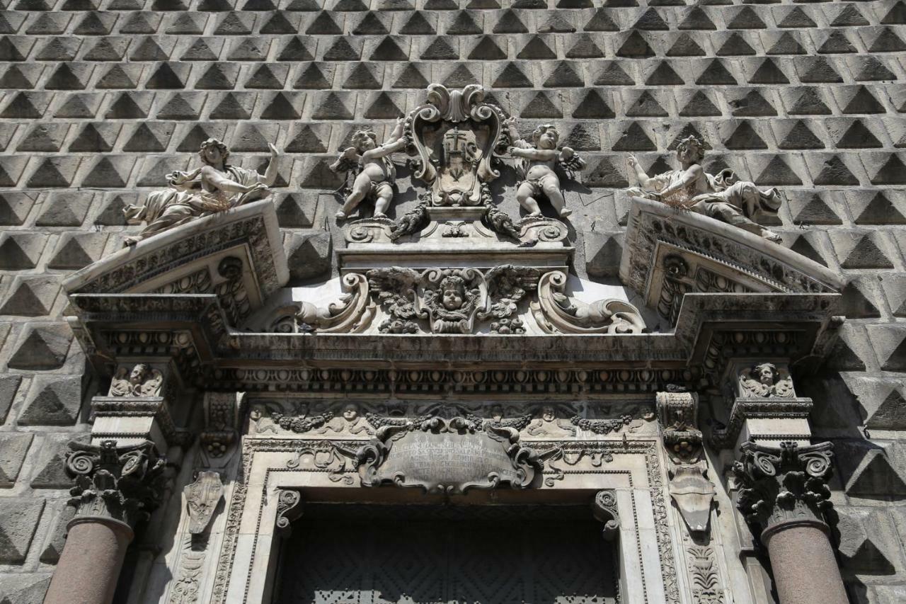 Palazzo Carafa Della Spina Room And Apartment Neapol Exteriér fotografie